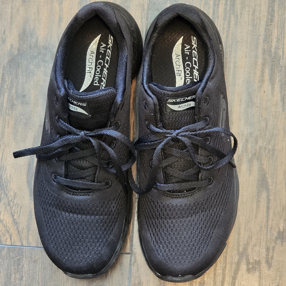 Skechers Black Arch Fit Sneakers - Picture 3 of 9
